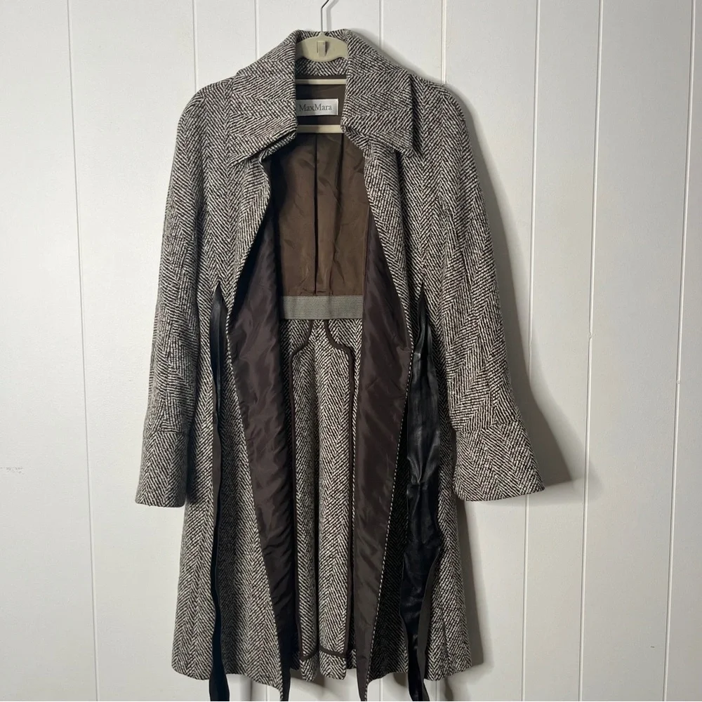 MaxMara Wool Cashmere Herringbone Tweed Trench Dress Coat Leather Belt Size 12 - Picture 5 of 14